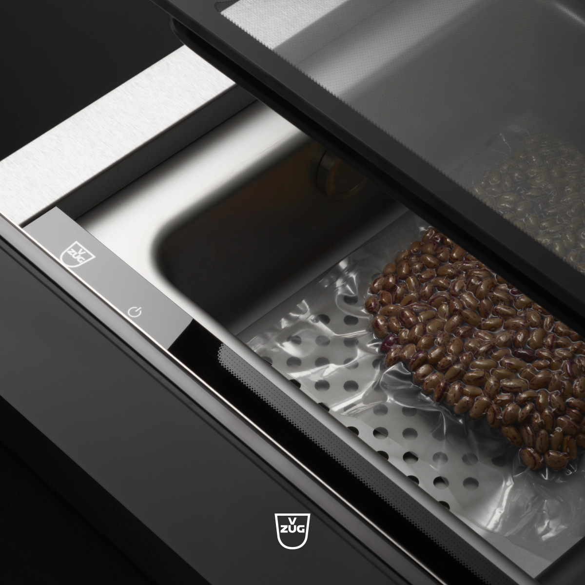 V-ZUG Vakuumierschublade mit Kaffeebohnen